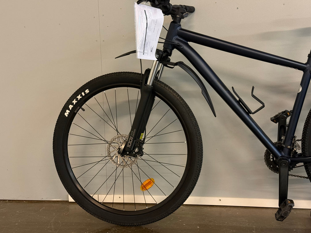Käytetty White XC Trainer L koko
