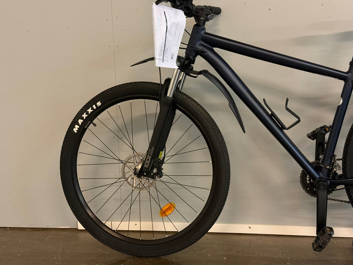 Käytetty White XC Trainer L koko